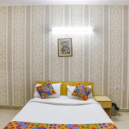 Hotel Fabexpress Ap International à Noida Extérieur photo