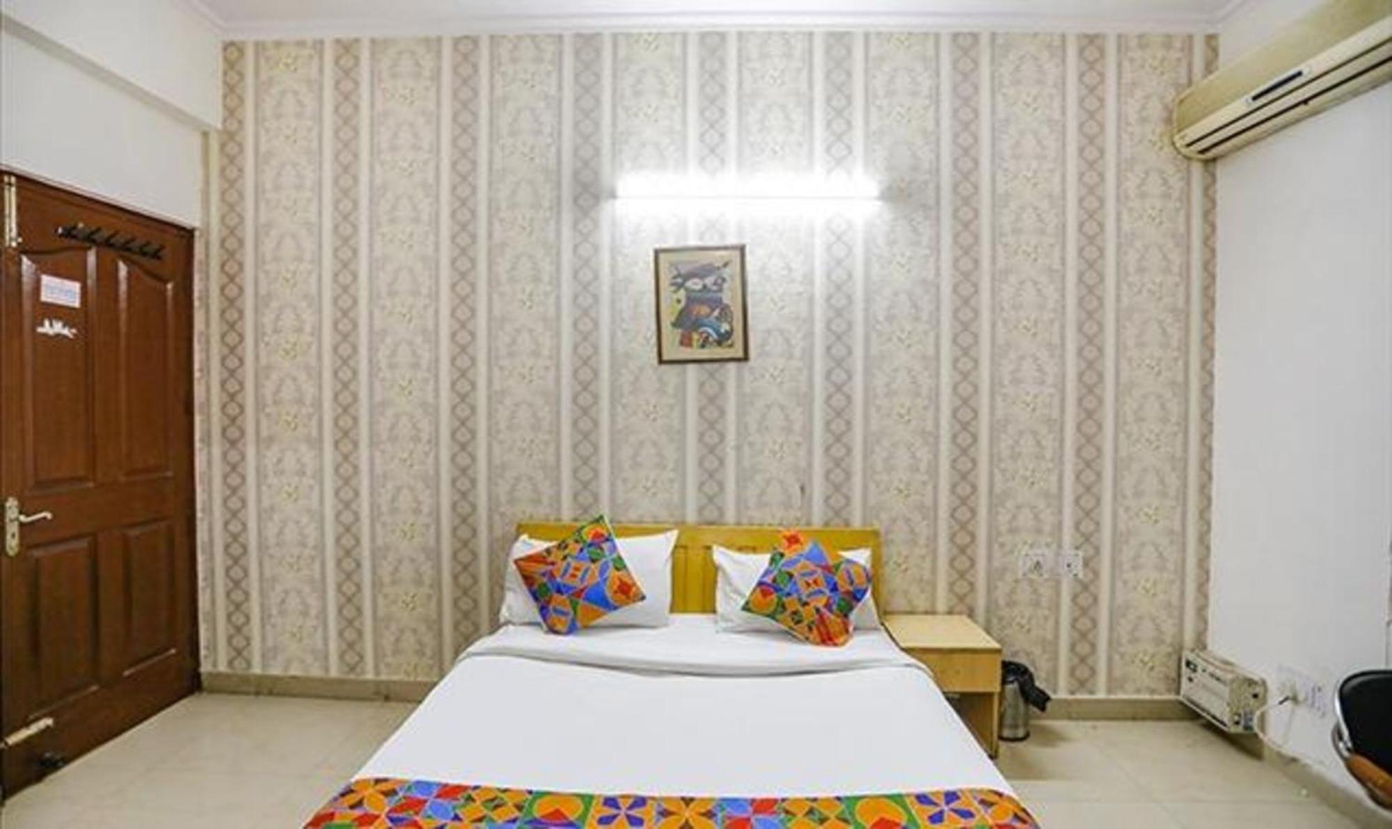 Hotel Fabexpress Ap International à Noida Extérieur photo