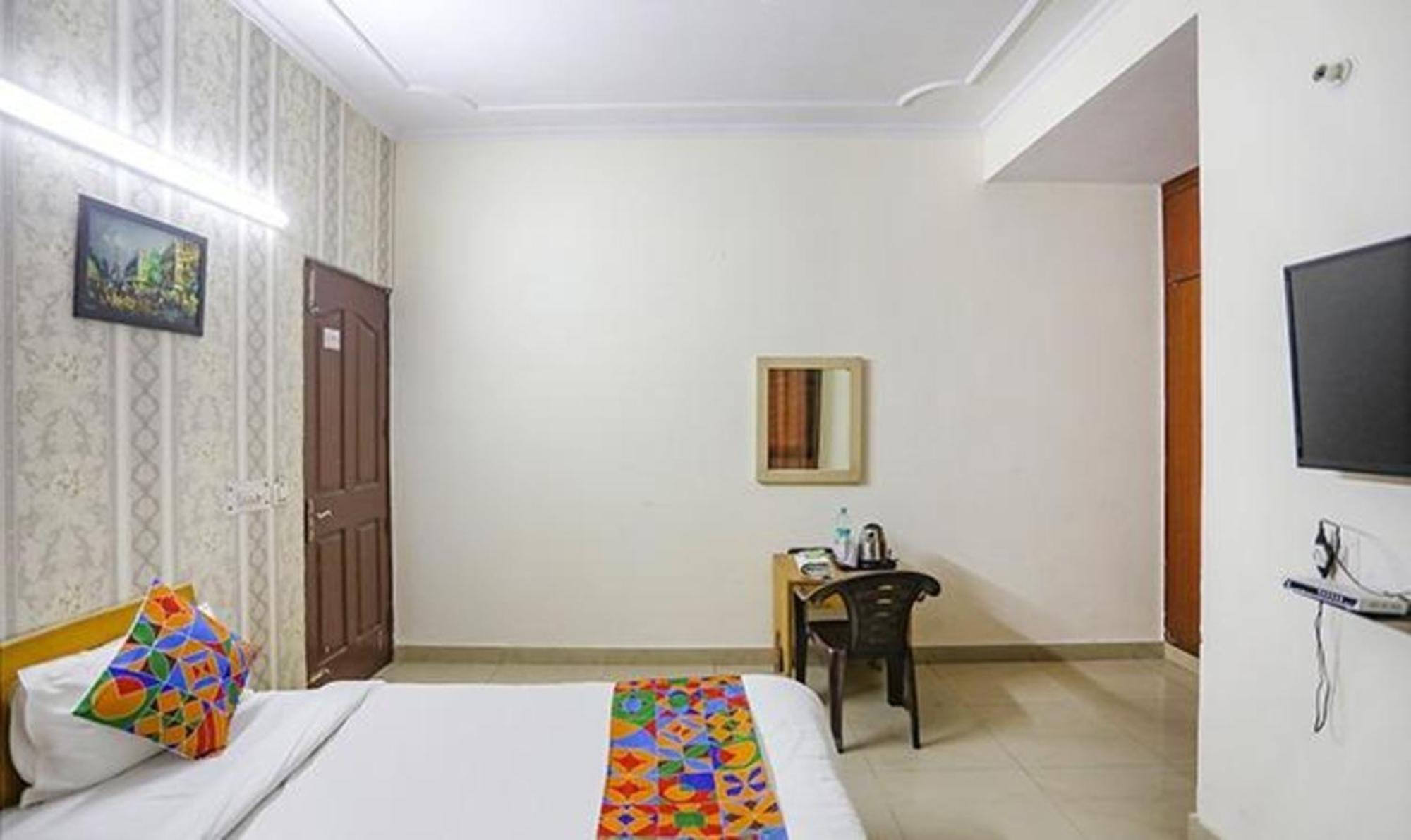 Hotel Fabexpress Ap International à Noida Extérieur photo