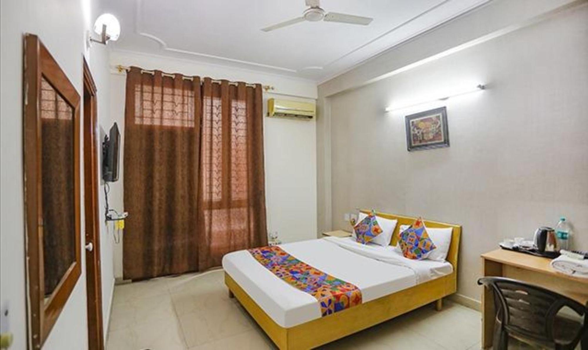 Hotel Fabexpress Ap International à Noida Extérieur photo