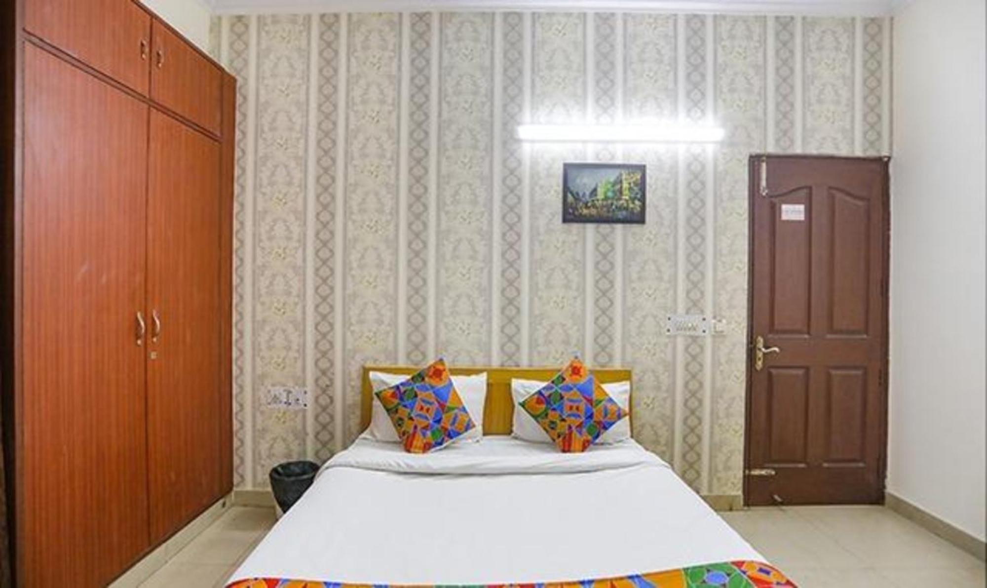 Hotel Fabexpress Ap International à Noida Extérieur photo