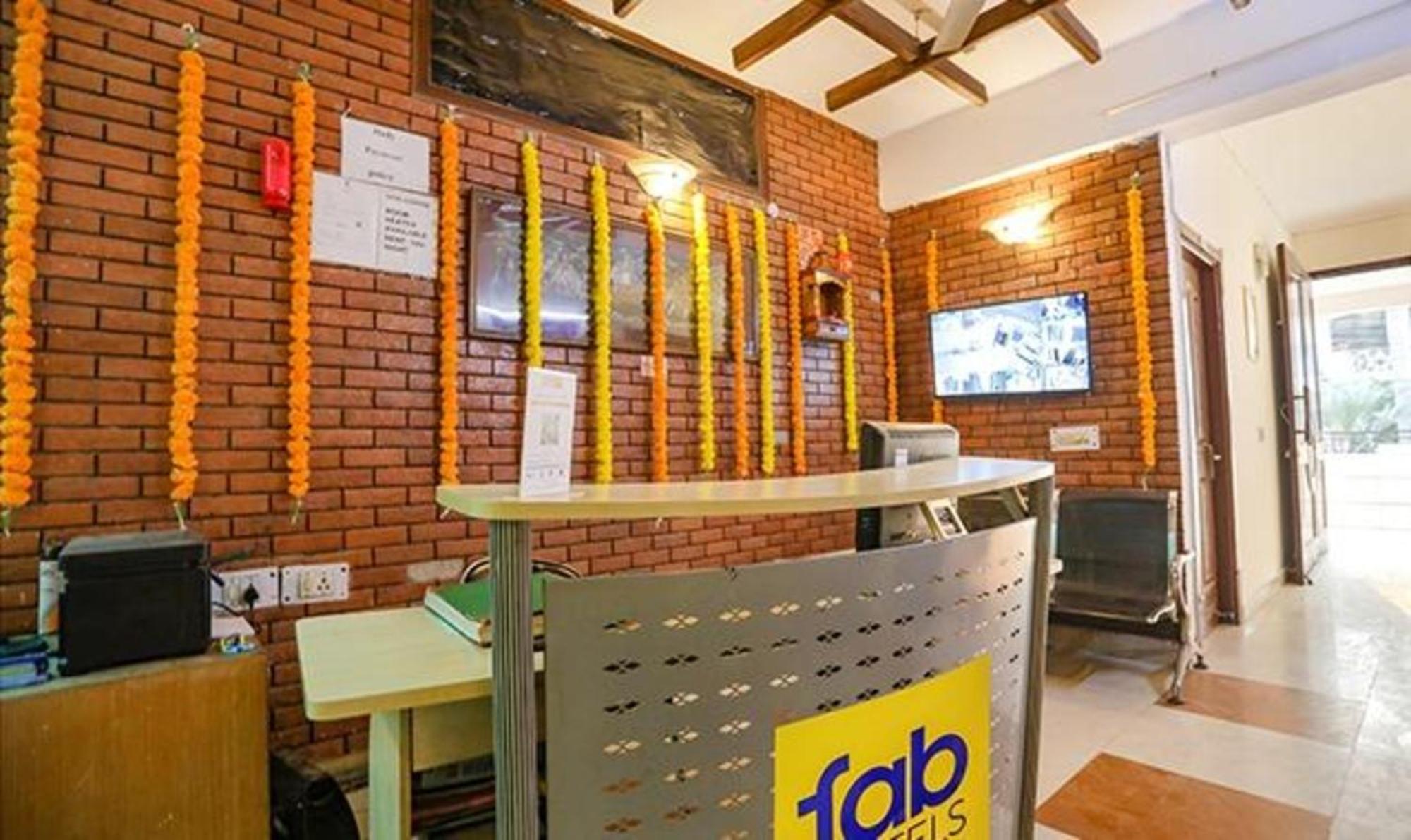 Hotel Fabexpress Ap International à Noida Extérieur photo